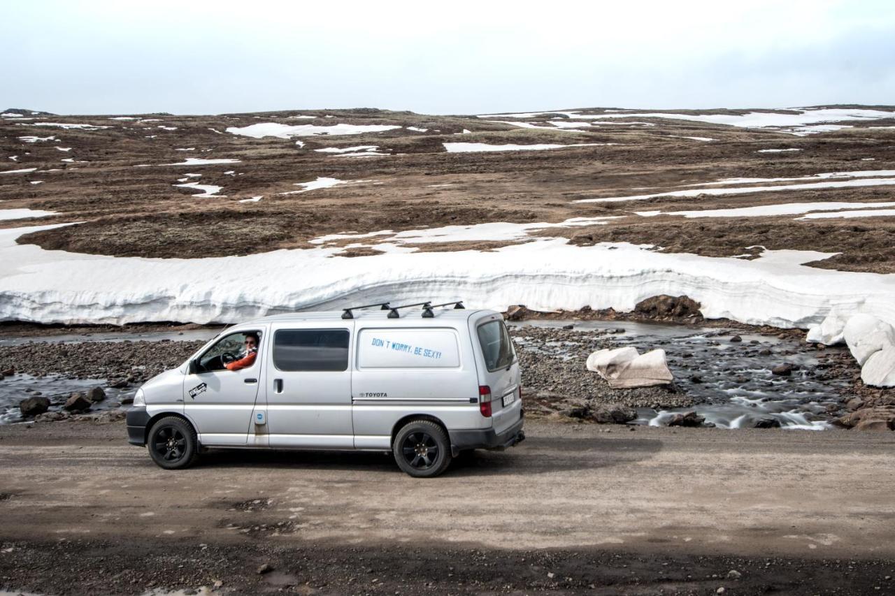 Kuku Campers - Campervans เค็ปลาวิก ภายนอก รูปภาพ